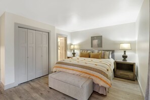 3 chambres, fer et planche à repasser, Wi-Fi, draps fournis