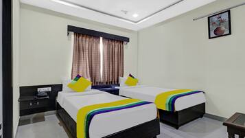 Standard Room | Desk, iron/ironing board