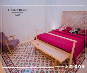 3 chambres, bureau, fer et planche à repasser, lit parapluie