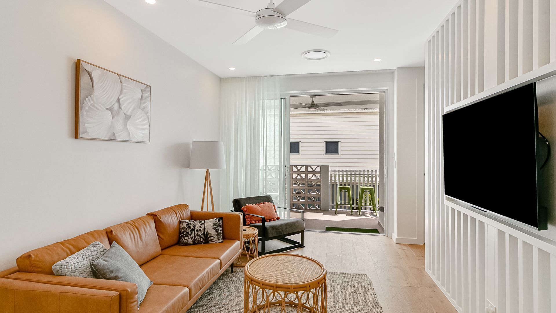 Nautica 3 - Luxury Tugun Beachside Apartment - Min. 3 Night Stays!