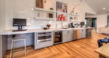 Lovely 2-Bdrm unit with pool. Home away from home.