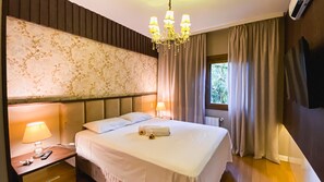 Apartamento básico | Ferros/tábuas de passar roupa, Wi-Fi de cortesia, roupa de cama