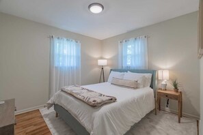 3 bedrooms, iron/ironing board, free WiFi, bed sheets