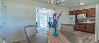 This house is a 3 bedroom(s), 1.5 bathrooms, located in Gas City, IN.