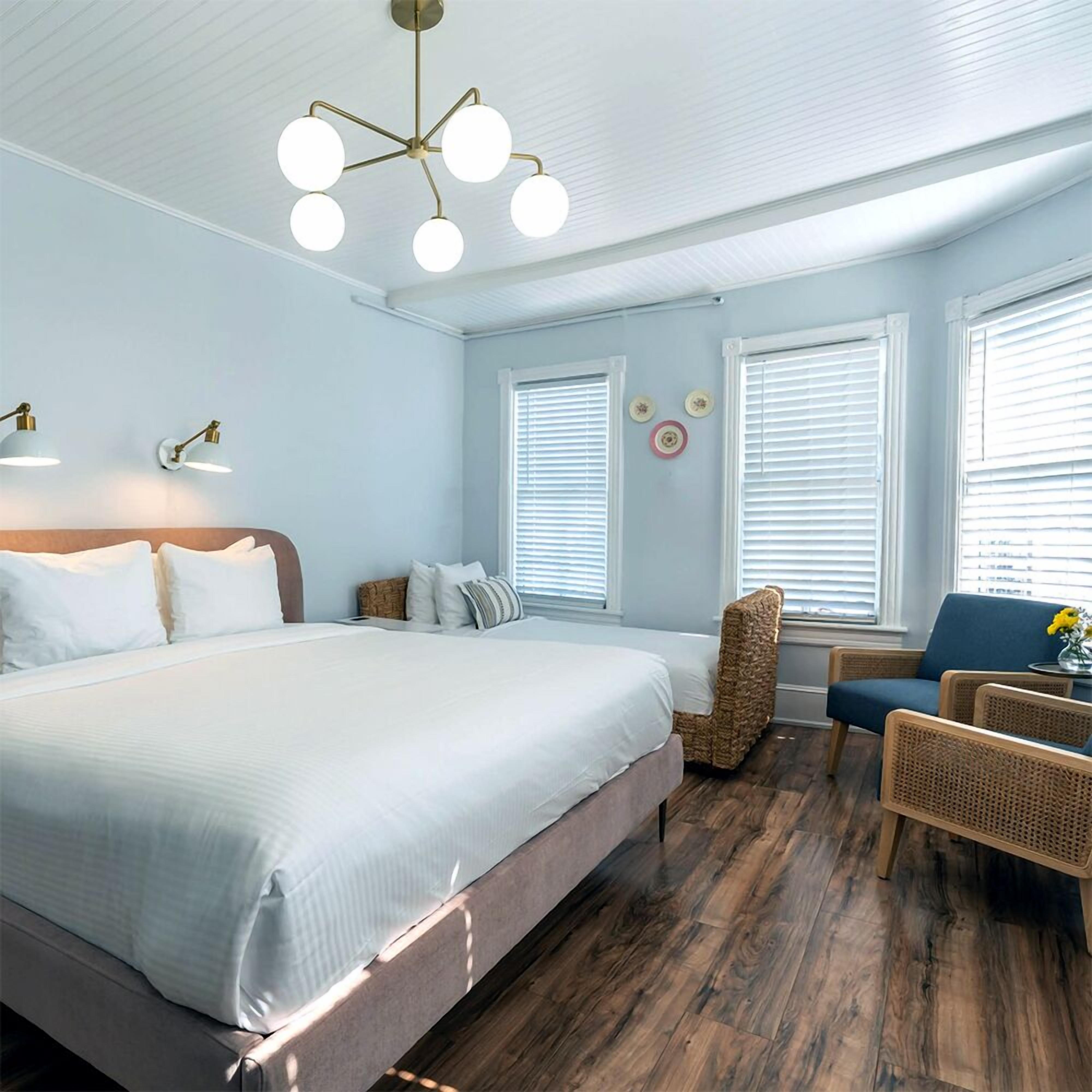 Comfort Room | Premium bedding, in-room safe, iron/ironing board (on request)