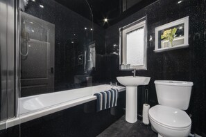 Superior House | Bathroom | Hair dryer, soap, shampoo - Rothesay House by Klass Living (Coatbridge)