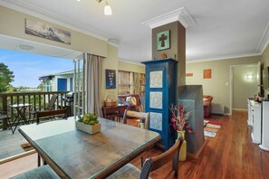 Unclassified image, 5 of 29, button