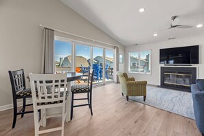 Dining - Beach Magic: Ocean Views | Pool and Resort Access (Corolla)
