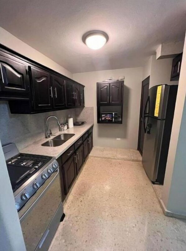Fridge, microwave, oven, stovetop