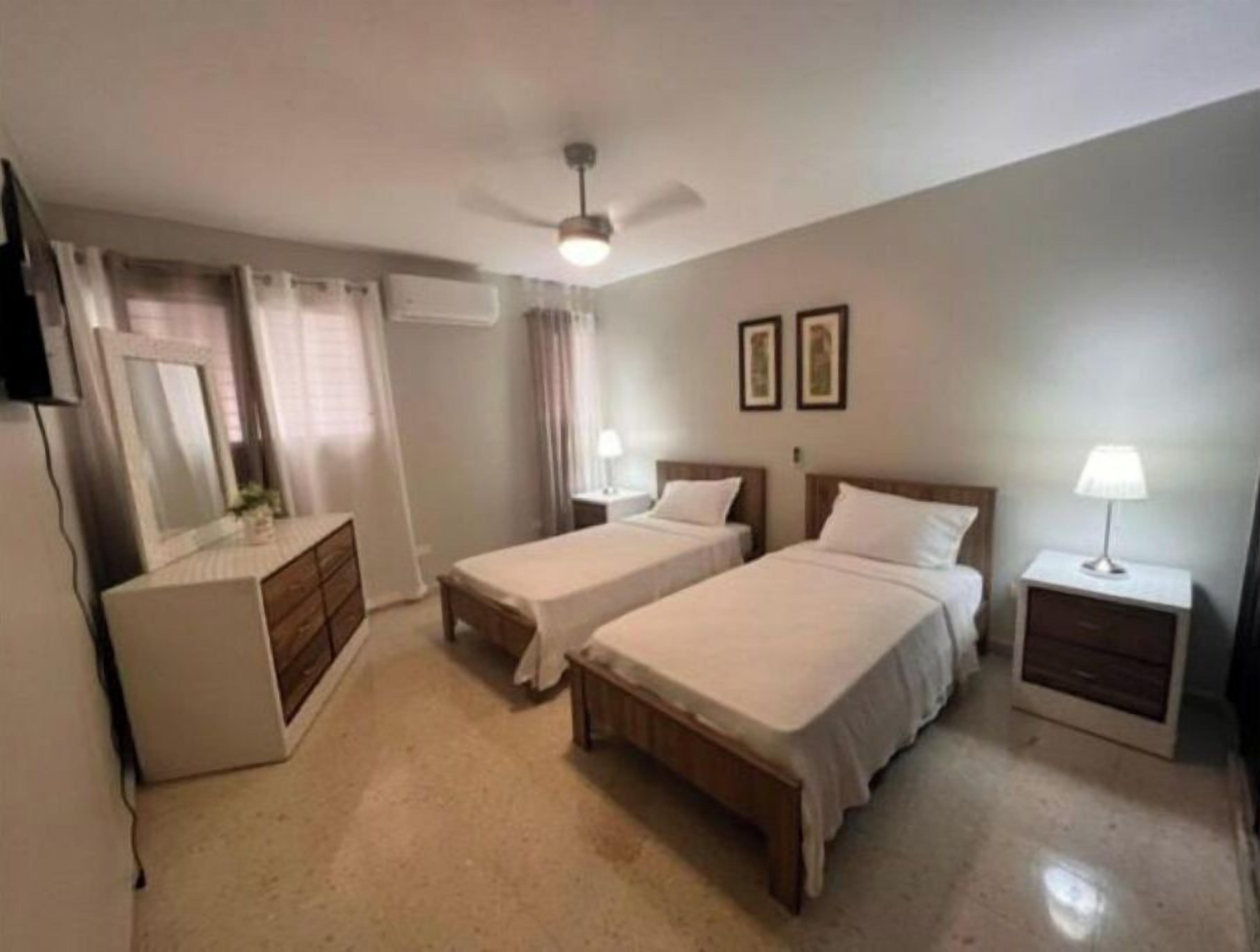 3 habitaciones, tabla de planchar con plancha y wifi gratis 