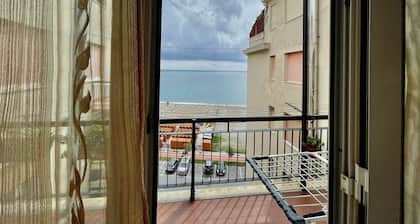 Holiday Home Casa Conchiglia with Sea View & Balcony