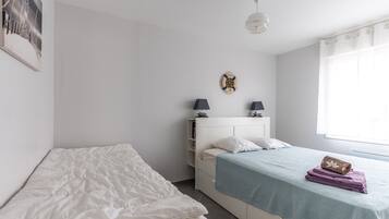 1 chambre, fer et planche Ă repasser, draps fournis