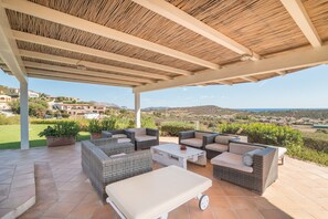 Terrace/patio - Apartment "3 La Cinta" with Shared Pool, Whirlpool & Wi-Fi (San Teodoro)