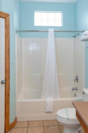 Hair dryer, towels - Cottage 07 at D&R Pelican Bay Resort - Pet Friendly (Fulton)