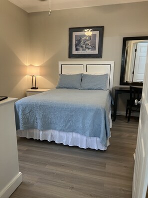 1 bedroom, desk, iron/ironing board, WiFi