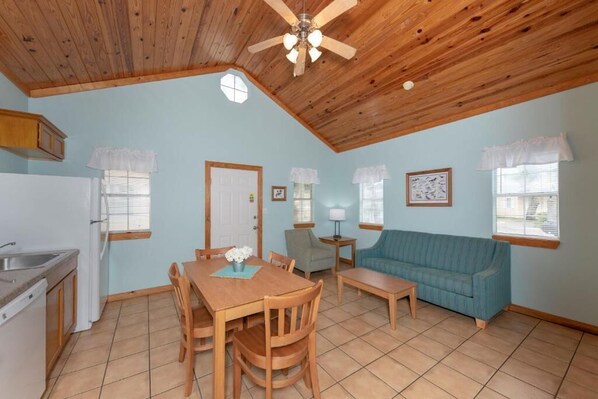 Dining - Cottage 15 at D&R Pelican Bay Resort (Fulton)