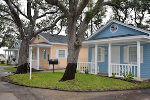 Exterior - Cottage 16 at D&R Pelican Bay Resort (Fulton)