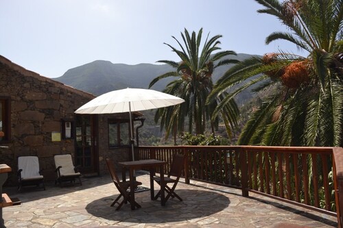 C. Rural Risco Padrón: Beautiful old house in an environment of total tranquility