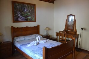 1 bedroom, iron/ironing board, travel cot, WiFi