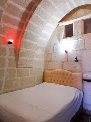 Design Room | 3 bedrooms, in-room safe, soundproofing, iron/ironing board