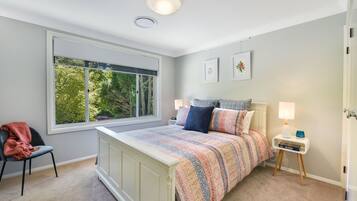 4 bedrooms, iron/ironing board, travel cot, free WiFi