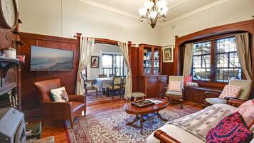 Smart TV, fireplace, books