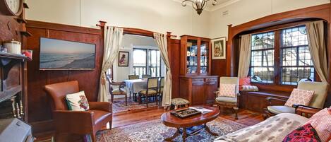 Smart TV, fireplace, books