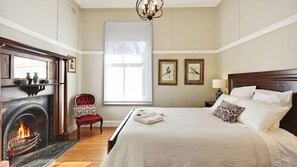 3 Schlafzimmer, Schreibtisch, Bügeleisen/Bügelbrett, Reisekinderbett