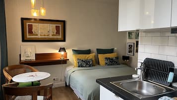 1 chambre, fer et planche Ă  repasser, Wi-Fi gratuit, draps fournis