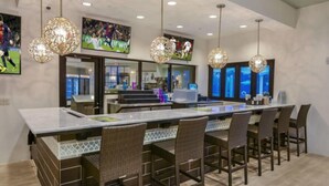 Appartement, Meerdere bedden (A Touch of Blue at Windsor Island Res) | Privékeuken | Een waterkoker, een broodrooster, een eettafel