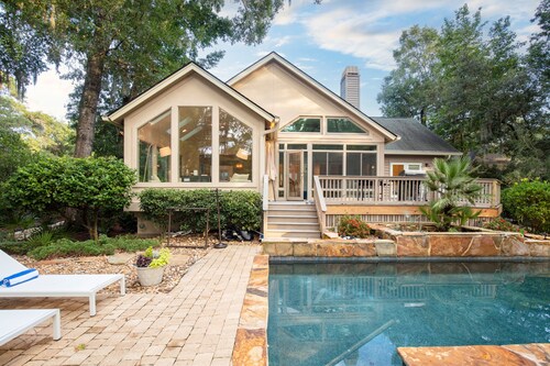 Hilton Head Retreat • Private Pool + Deck Dining + Near Beach | Hilton Lagoon