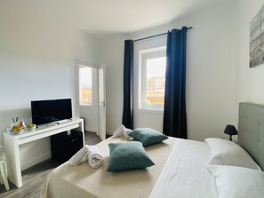 5 Schlafzimmer, Bügeleisen/Bügelbrett, WLAN