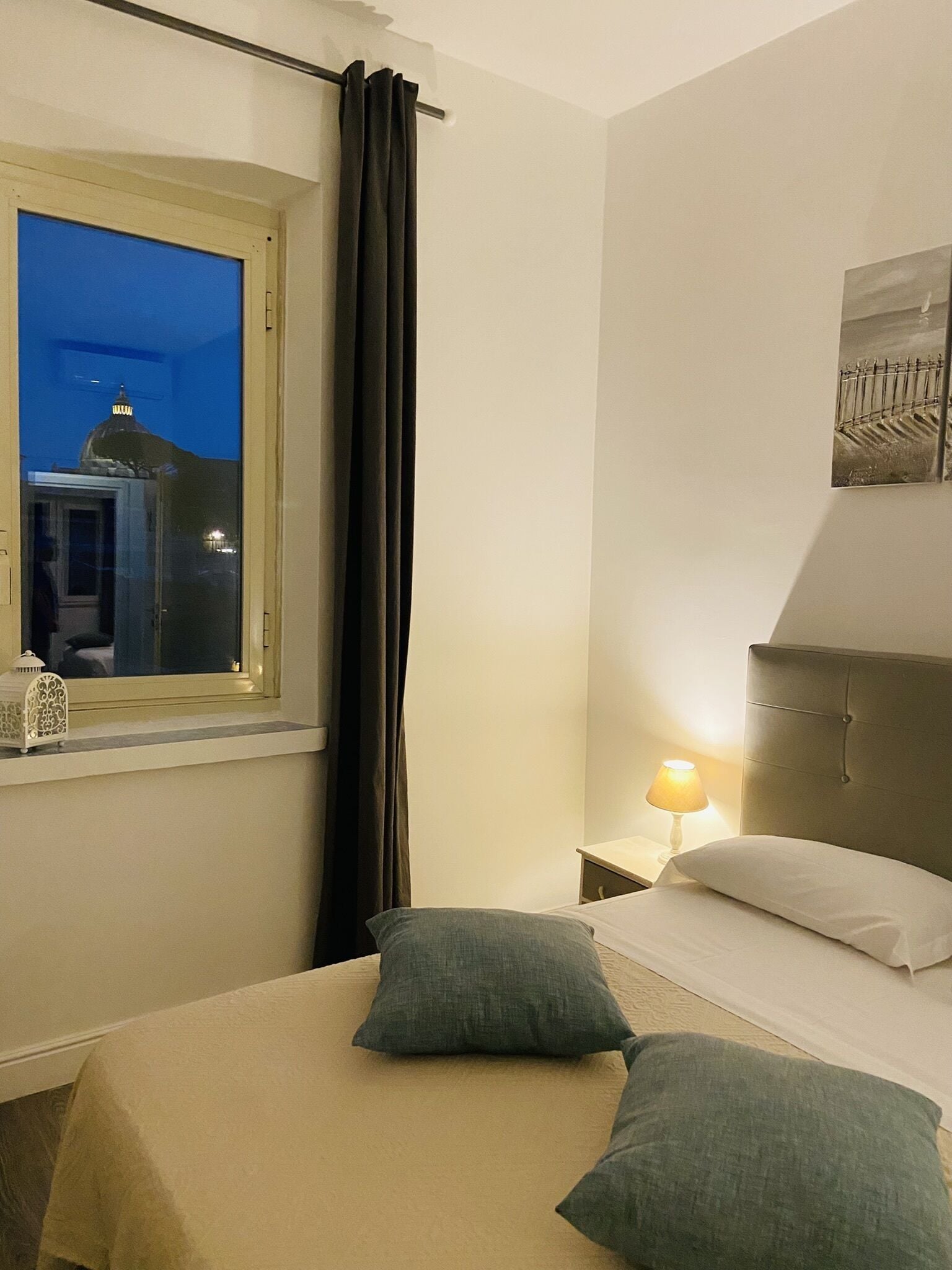 5 slaapkamers, een strijkplank/strijkijzer, wifi