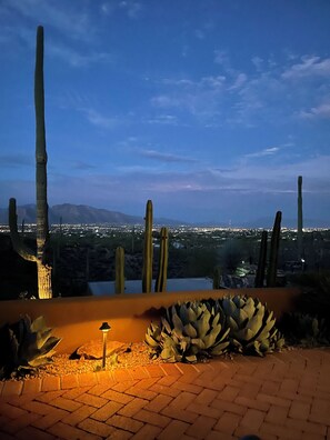 Property grounds - Ultimate Private Desert Escape, Infinity Pool, Million-Dollar View (Tucson)