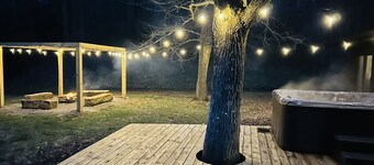 FISHING, FIREWOOD/ FISHING POLES PROVIDED,Trails, firepit, 100 acres