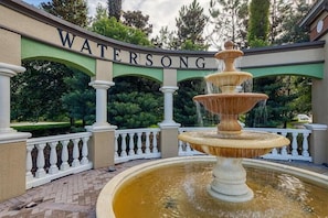 House, Multiple Beds (James' Brilliant Watersong Home) | Property grounds