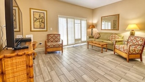 Apartment, Multiple Beds (Alan's Regal Palms Resort Townhome) | Living room