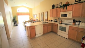 House, Multiple Beds (Tropical Getaway at Solana Resort) | Private kitchen - Tropical Getaway at Solana Resort (Davenport)