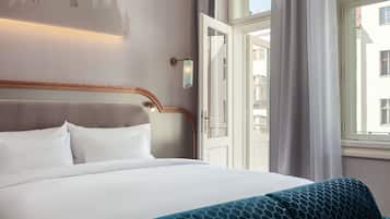 Deluxe Double Room, 1 Queen Bed with Sofa bed, Balcony | Premium bedding, Select Comfort beds, minibar, in-room safe