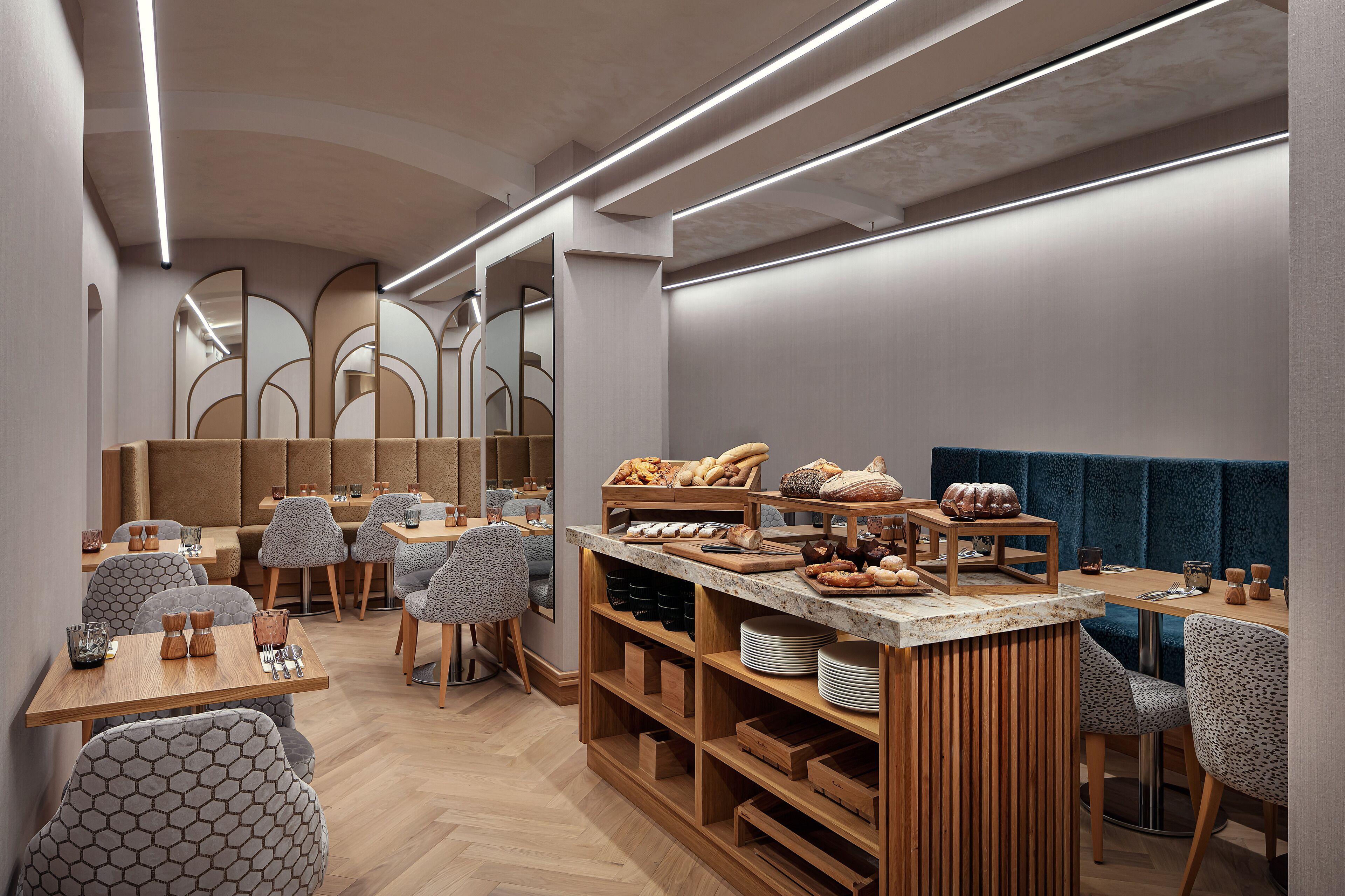 Petit déjeuner buffet (20 EUR par personne)