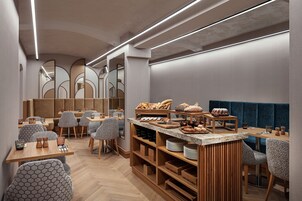 Café da manhã com buffet todos os dias mediante uma taxa