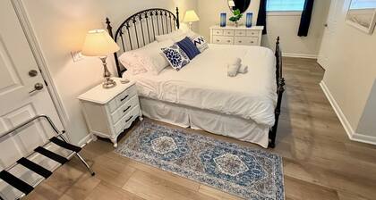 On Vacation Till Further Notice! Updated Hideaway Near Beaches, and Downtown
