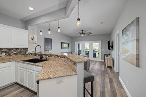 Interior - Gorgeous 3 Bedroom Lakefront Condo (Branson)