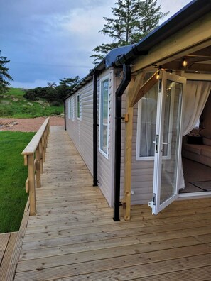 Exterior detail - Immaculate 3-bed House With Stunning Views (Lettermacaward)