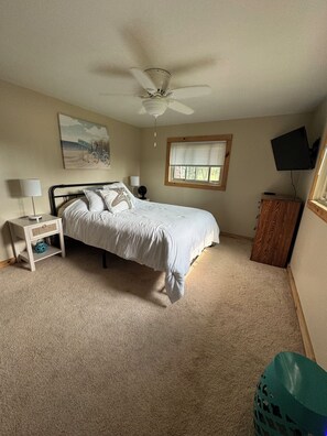 3 makuuhuonetta, ilmainen Wi-Fi, vuodevaatteet