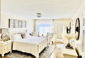 5 bedrooms, iron/ironing board, free WiFi, bed sheets