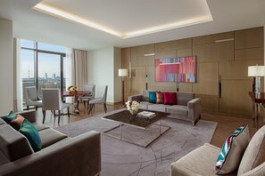 行政套房, 1 張特大雙人床 | 客廳 | 55-吋LED 液晶電視、數位頻道、電視