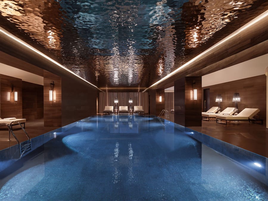 2 hồ bơi trong nhà