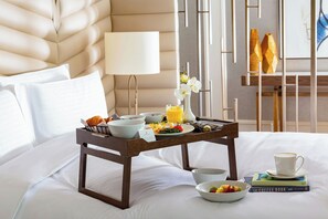 Bữa sáng nấu theo yêu cầu hàng ngày (50 AZN/mỗi người) 