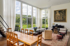 Interior - 3 bedroom house with a heated pool (Hillsdale)